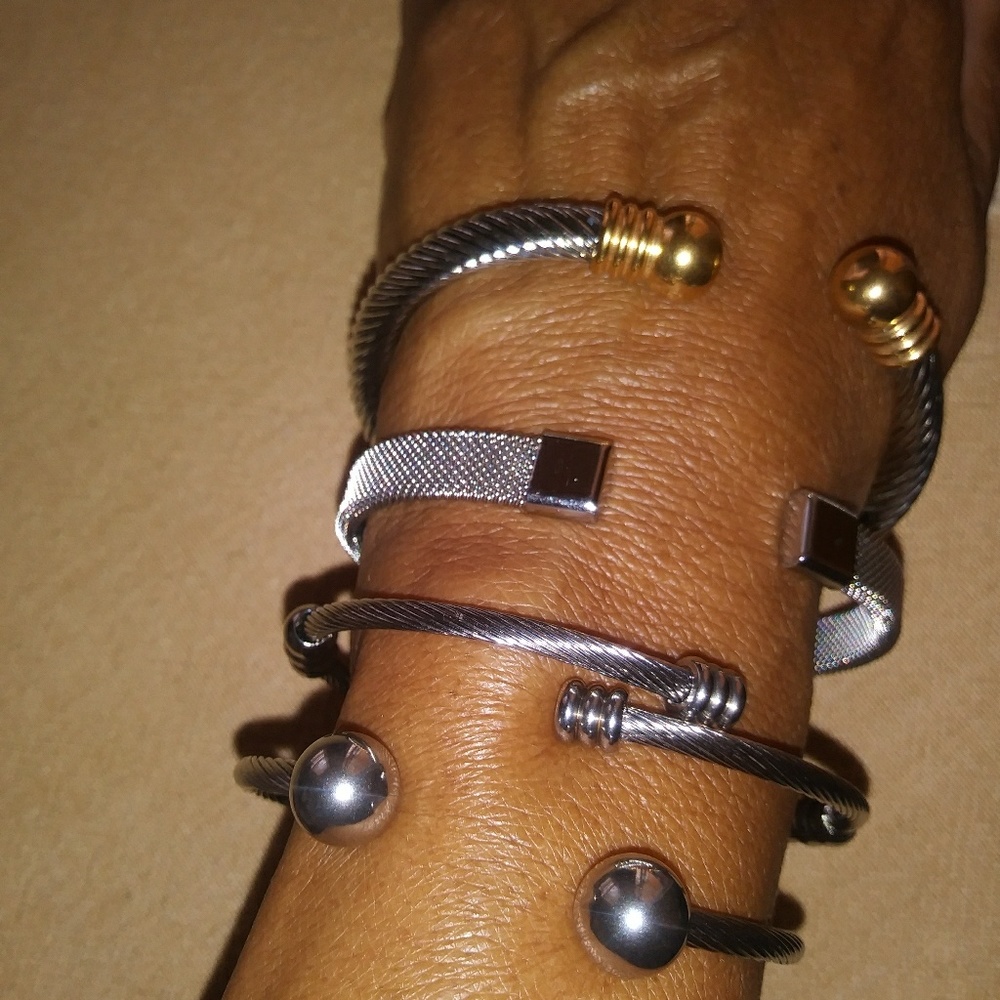 💛FINAL SALE!!💛 Stainless Steel Bangles - Picture 8 of 8